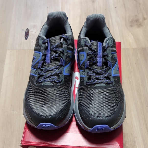 New Balance Women's 410 V8 Trail Running Shoes - Picture 1 of 6